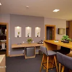 Casa Constanza Garni *