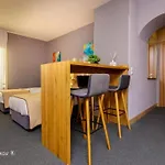 מלון Casa Constanza Garni *