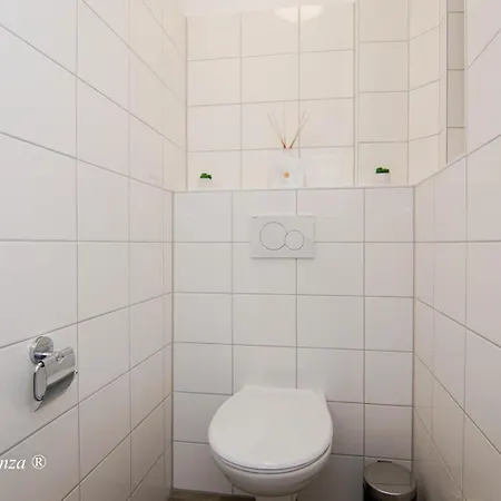 Casa Constanza Garni *