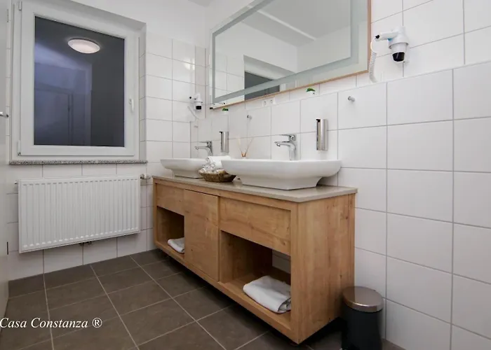 فندق Casa Constanza Garni فريدريشسهافن